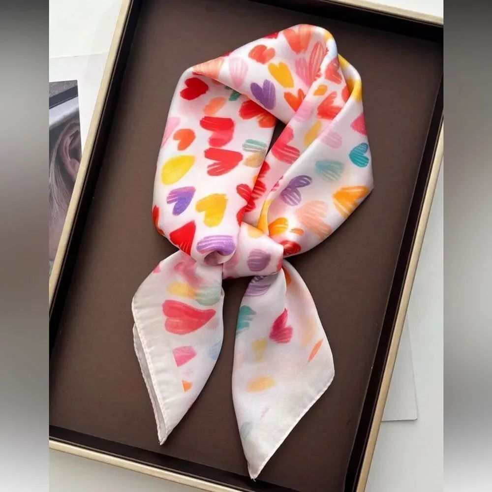 Heart Print Neck N1451